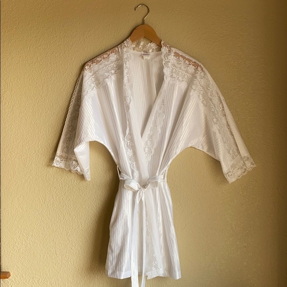 Frederick's of Hollywood Other - Fredericks of Hollywood White Lace Bridal Robe